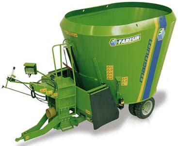 Кормосмеситель прицепной вертикальный Faresin Industries Magnum Tre 3000