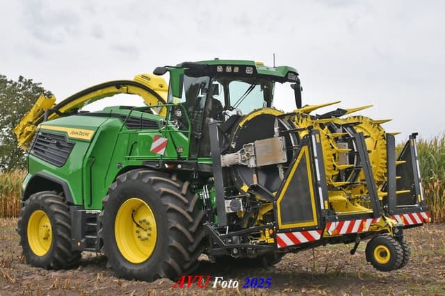 Кормоуборочный комбайн John Deere серии 9000
