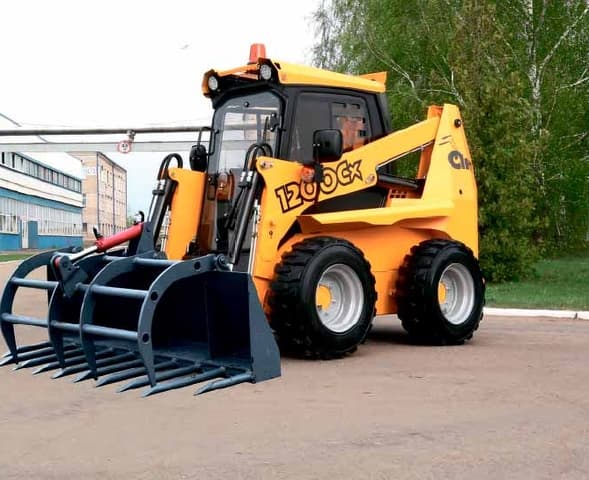 Многофункциональный мини-погрузчик с бортовым поворотом АНТ-1200 Cx