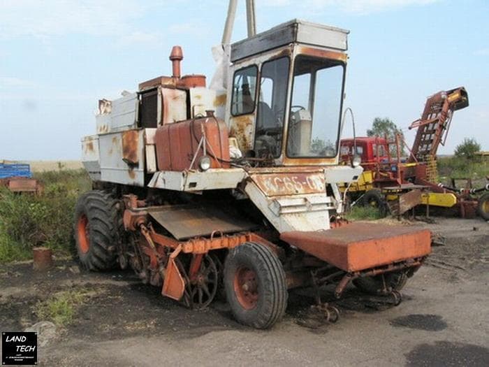 Свеклоуборочный комбайн КС-6Б