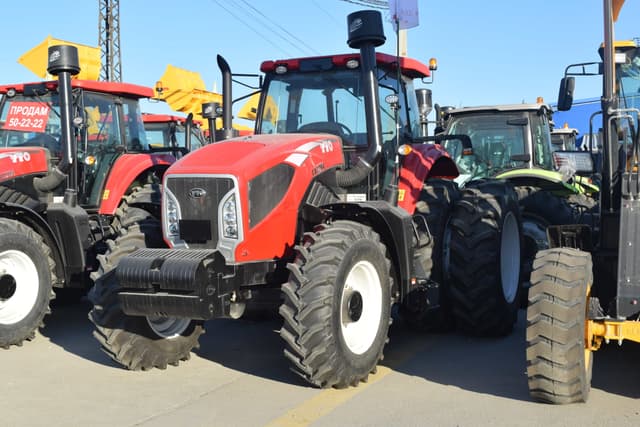 Трактор YTO LХ2204