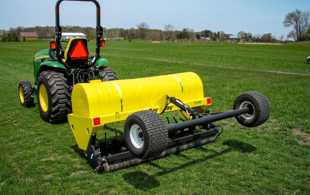 Аэратор AerWay Groundhog для спортивных газонов