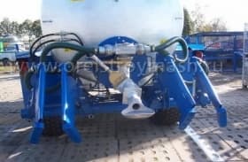 Внутрепочвенный аппликатор с 4 сошниками