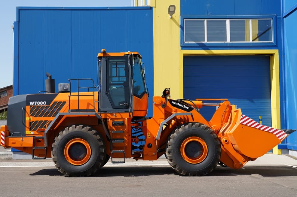 Колесный погрузчик AMKODOR W700C