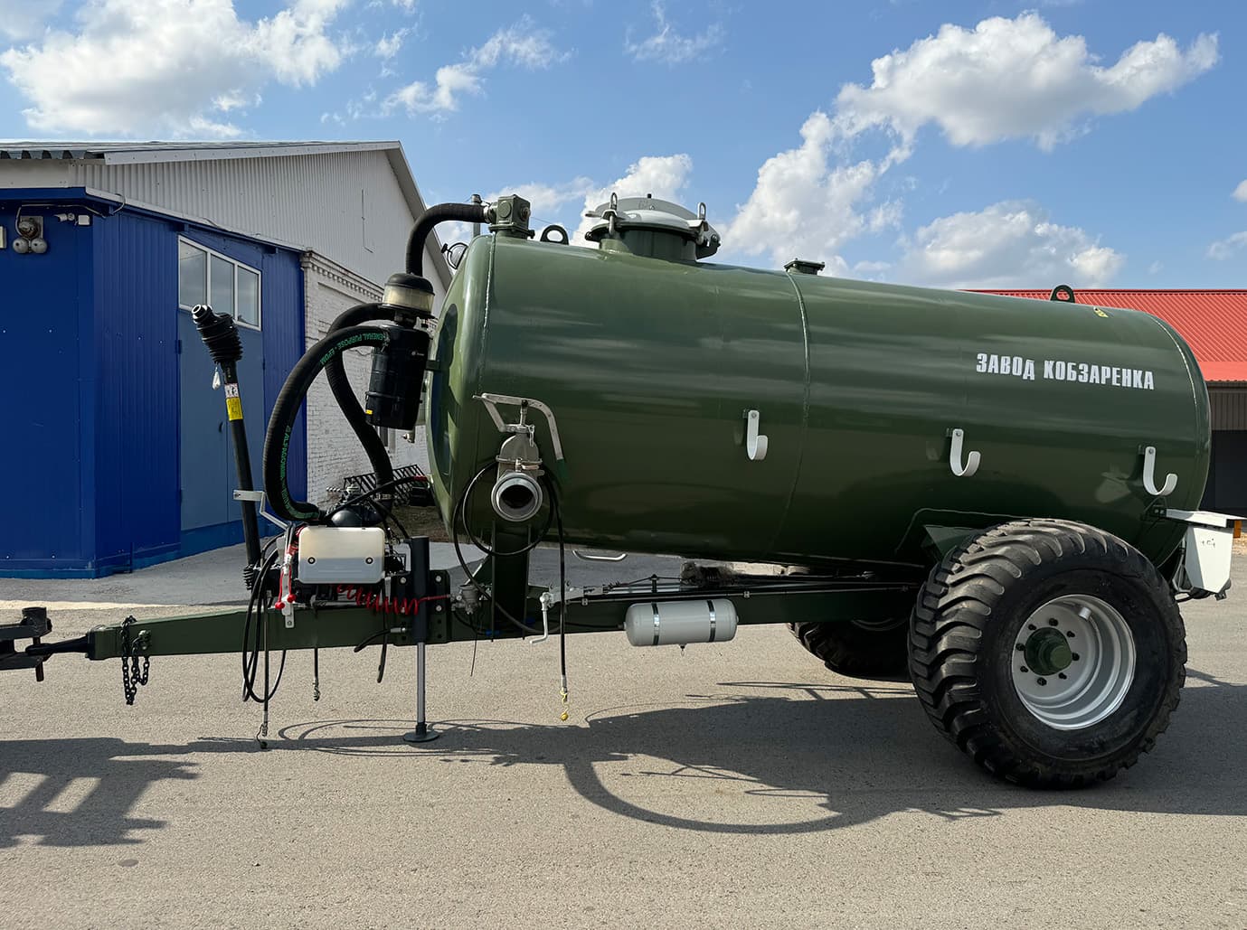 Вакуумный полуприцеп-цистерна ВНЦ-8